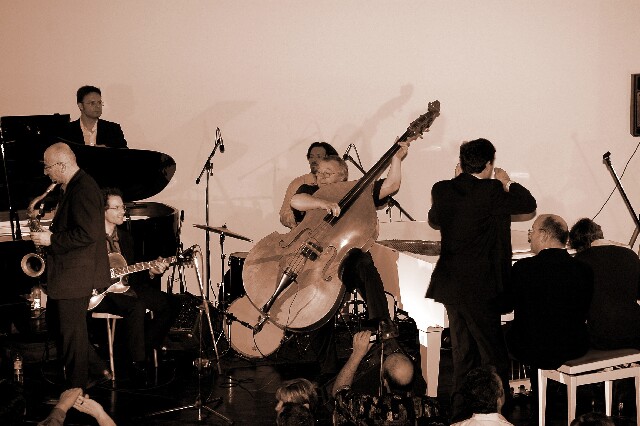 min 2006 12 16 beaune boogie 359 sepia